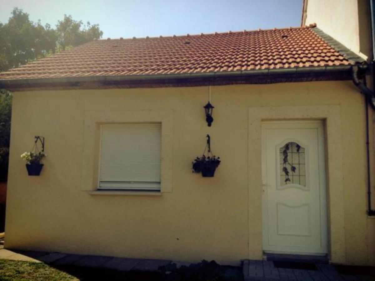 Charmant Gite A Etain, Tout Inclus, Proche Verdun Avec Terrasse Et Parking - Fr-1-585-3 Kültér fotó